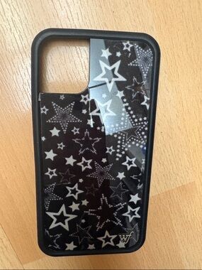 Wildflowers Black & White Star Print Protective Phone Shell